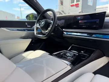 BMW 750E xDrive Design Pure Excellence PANO VOLLVOLL