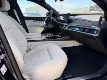 BMW 750E xDrive Design Pure Excellence PANO VOLLVOLL