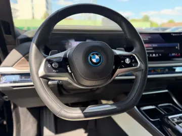 BMW 750E xDrive Design Pure Excellence PANO VOLLVOLL