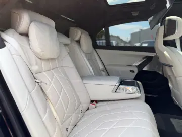 BMW 750E xDrive Design Pure Excellence PANO VOLLVOLL