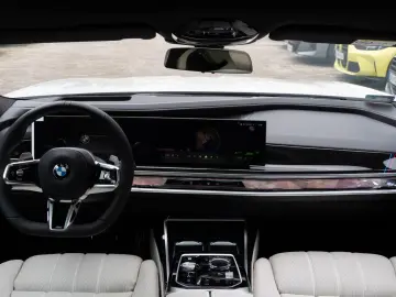 BMW 740d M TOPZUSTAND.DR.ASS.PRO.SOFTC.SKY.5 100