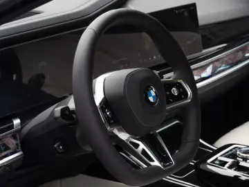 BMW 740d M TOPZUSTAND.DR.ASS.PRO.SOFTC.SKY.5 100