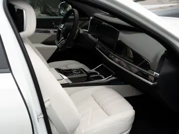 BMW 740d M TOPZUSTAND.DR.ASS.PRO.SOFTC.SKY.5 100