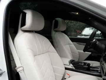 BMW 740d M TOPZUSTAND.DR.ASS.PRO.SOFTC.SKY.5 100