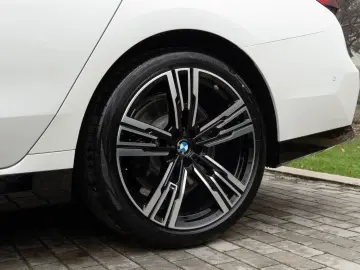 BMW 740d M TOPZUSTAND.DR.ASS.PRO.SOFTC.SKY.5 100