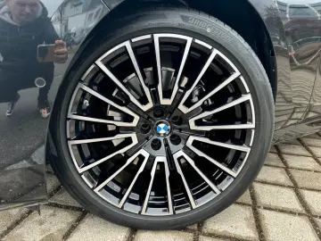BMW 740d xDrive M Sport TV Aut.Tür SkyL B&W Luft