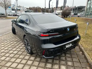 BMW 740d xDrive M Sport TV Aut.Tür SkyL B&W Luft