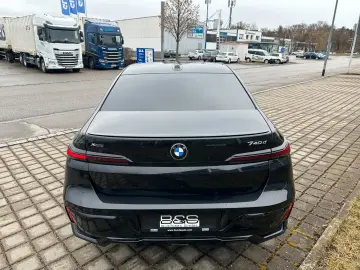 BMW 740d xDrive M Sport TV Aut.Tür SkyL B&W Luft
