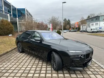 BMW 740d xDrive M Sport TV Aut.Tür SkyL B&W Luft