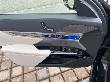 BMW 740d xDrive M Sport TV Aut.Tür SkyL B&W Luft