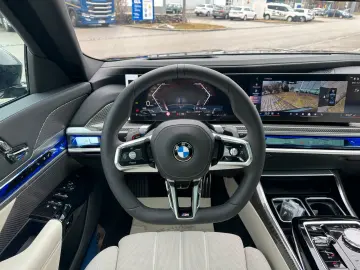 BMW 740d xDrive M Sport TV Aut.Tür SkyL B&W Luft