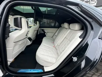 BMW 740d xDrive M Sport TV Aut.Tür SkyL B&W Luft