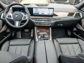 BMW X6 xDrive30d M Sport HUD PANO ACC AHK 360 KAM