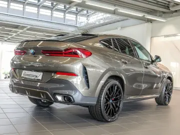 BMW X6 xDrive40d M Sport PANO HUD ACC AHK RFK NAVI L