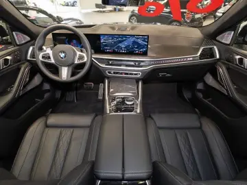 BMW X6 xDrive40d M Paket   B W   Pano   DA Prof