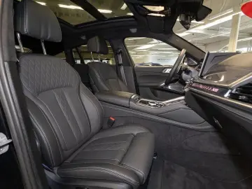 BMW X6 xDrive40d M Paket   B W   Pano   DA Prof