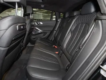 BMW X6 xDrive40d M Paket   B W   Pano   DA Prof