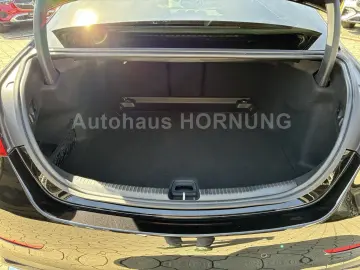 MERCEDES-BENZ C300 4M AMG ADV  PANO NIGHT DIST HUD M…