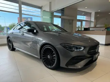 MERCEDES-BENZ CLA 200 d AMG PANO 360 TOP
