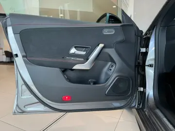 MERCEDES-BENZ CLA 200 d AMG PANO 360 TOP
