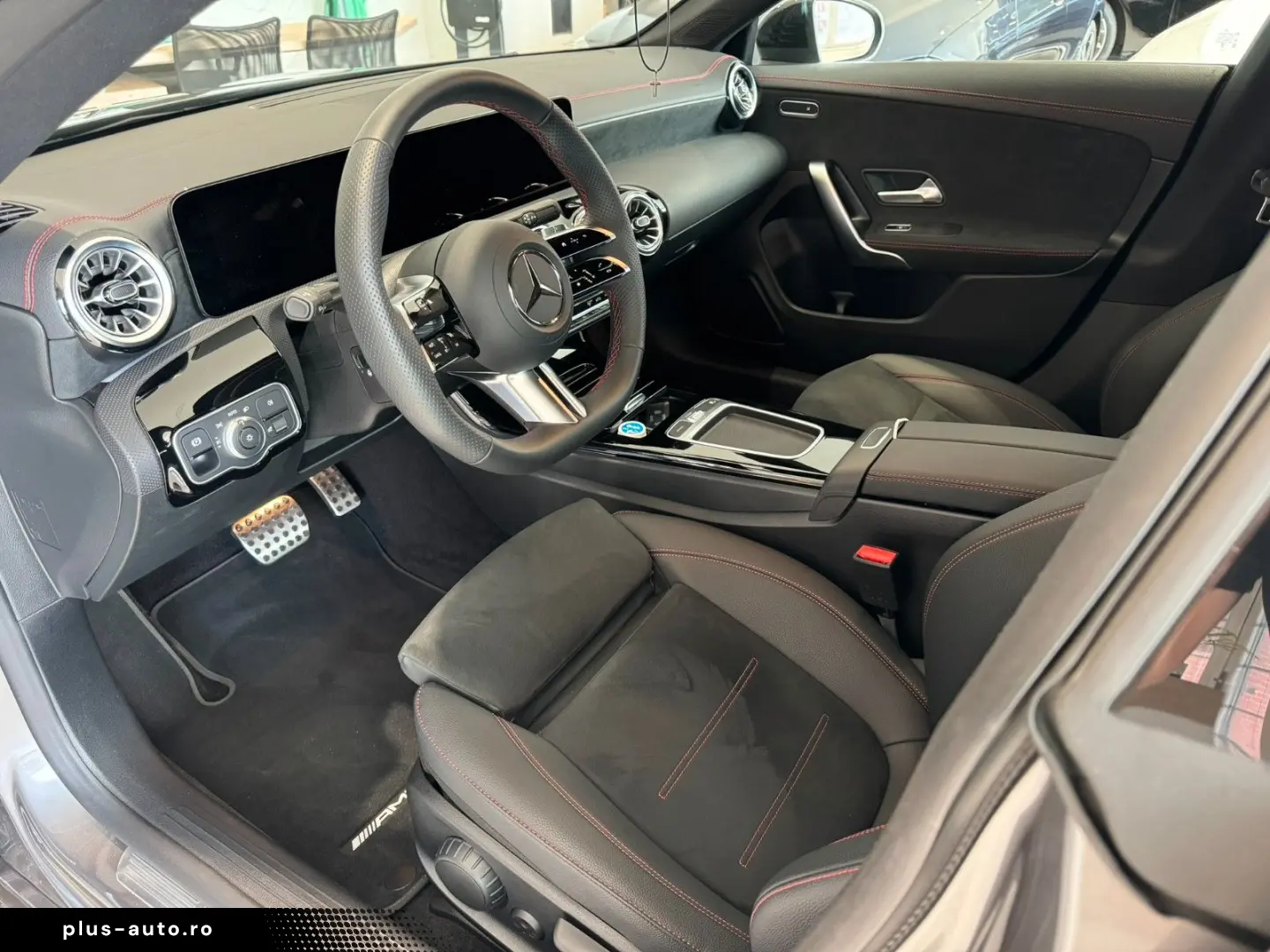MERCEDES-BENZ CLA 200 d AMG PANO 360 TOP