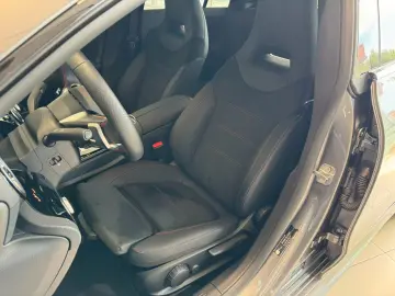 MERCEDES-BENZ CLA 200 d AMG PANO 360 TOP