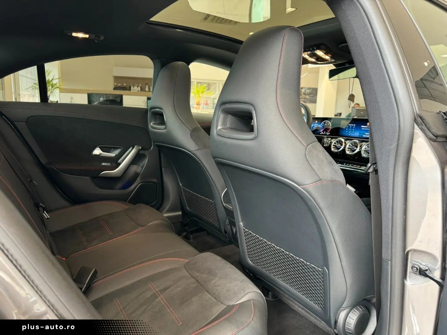 MERCEDES-BENZ CLA 200 d AMG PANO 360 TOP