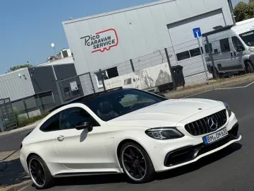 MERCEDES-BENZ C 63 Coupé AMG Pano