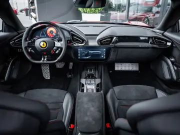 FERRARI 12 Cilindri 6.5 V12 - Rosso Imola   Lift   Carbo