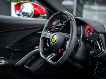 FERRARI 12 Cilindri 6.5 V12 - Rosso Imola   Lift   Carbo