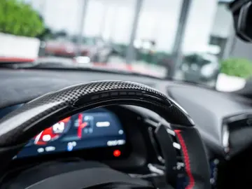 FERRARI 12 Cilindri 6.5 V12 - Rosso Imola   Lift   Carbo