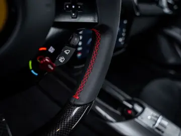 FERRARI 12 Cilindri 6.5 V12 - Rosso Imola   Lift   Carbo