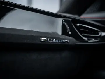 FERRARI 12 Cilindri 6.5 V12 - Rosso Imola   Lift   Carbo