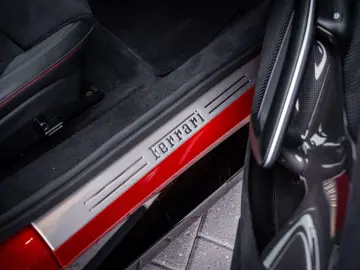 FERRARI 12 Cilindri 6.5 V12 - Rosso Imola   Lift   Carbo