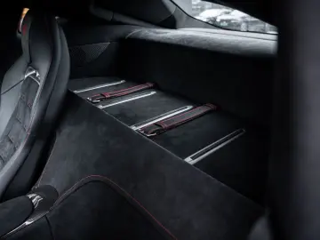 FERRARI 12 Cilindri 6.5 V12 - Rosso Imola   Lift   Carbo