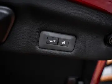 FERRARI 12 Cilindri 6.5 V12 - Rosso Imola   Lift   Carbo