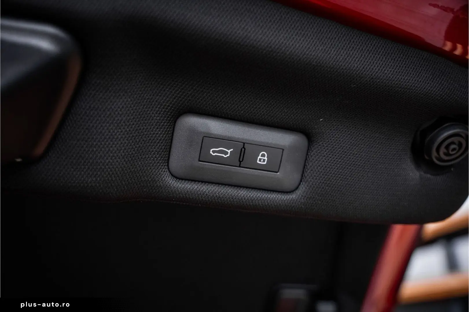FERRARI 12 Cilindri 6.5 V12 - Rosso Imola   Lift   Carbo
