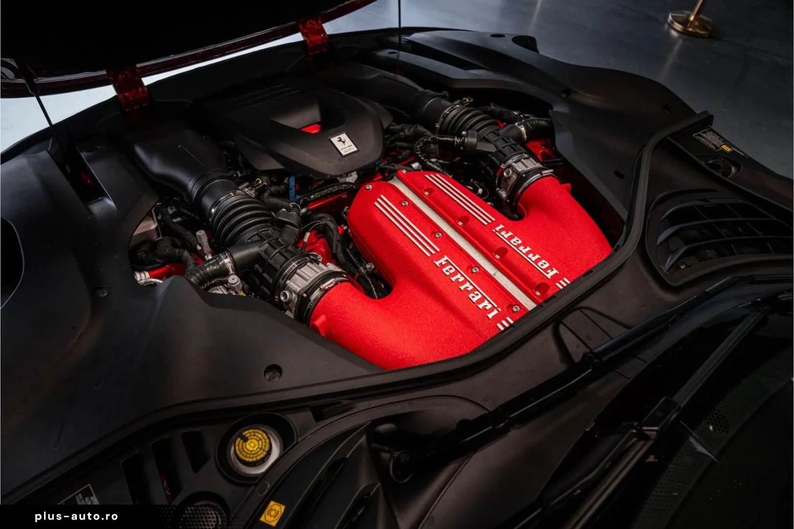 FERRARI 12 Cilindri 6.5 V12 - Rosso Imola   Lift   Carbo
