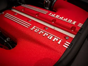 FERRARI 12 Cilindri 6.5 V12 - Rosso Imola   Lift   Carbo