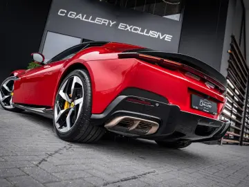 FERRARI 12 Cilindri 6.5 V12 - Rosso Imola   Lift   Carbo