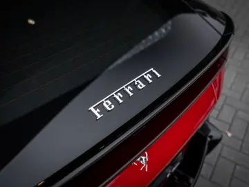 FERRARI 12 Cilindri 6.5 V12 - Rosso Imola   Lift   Carbo