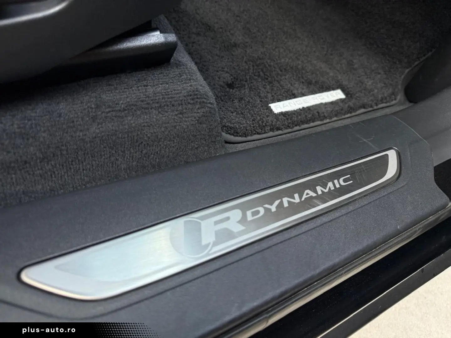 Land-Rover Range-Rover-Velar