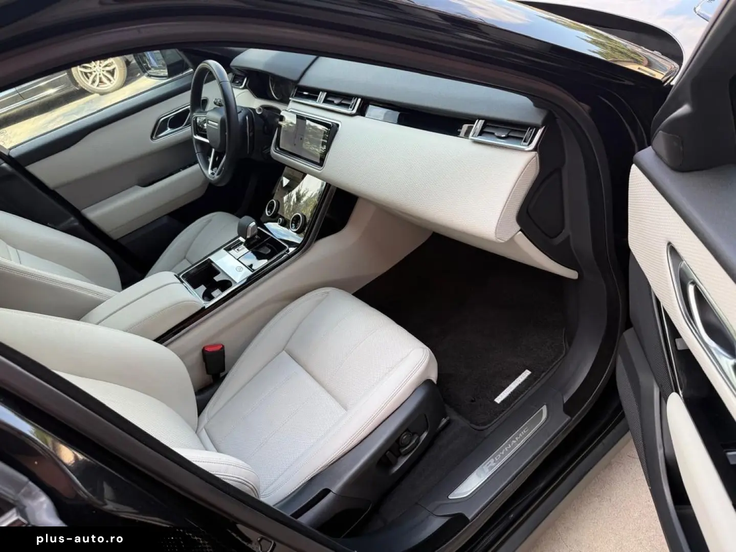 Land-Rover Range-Rover-Velar