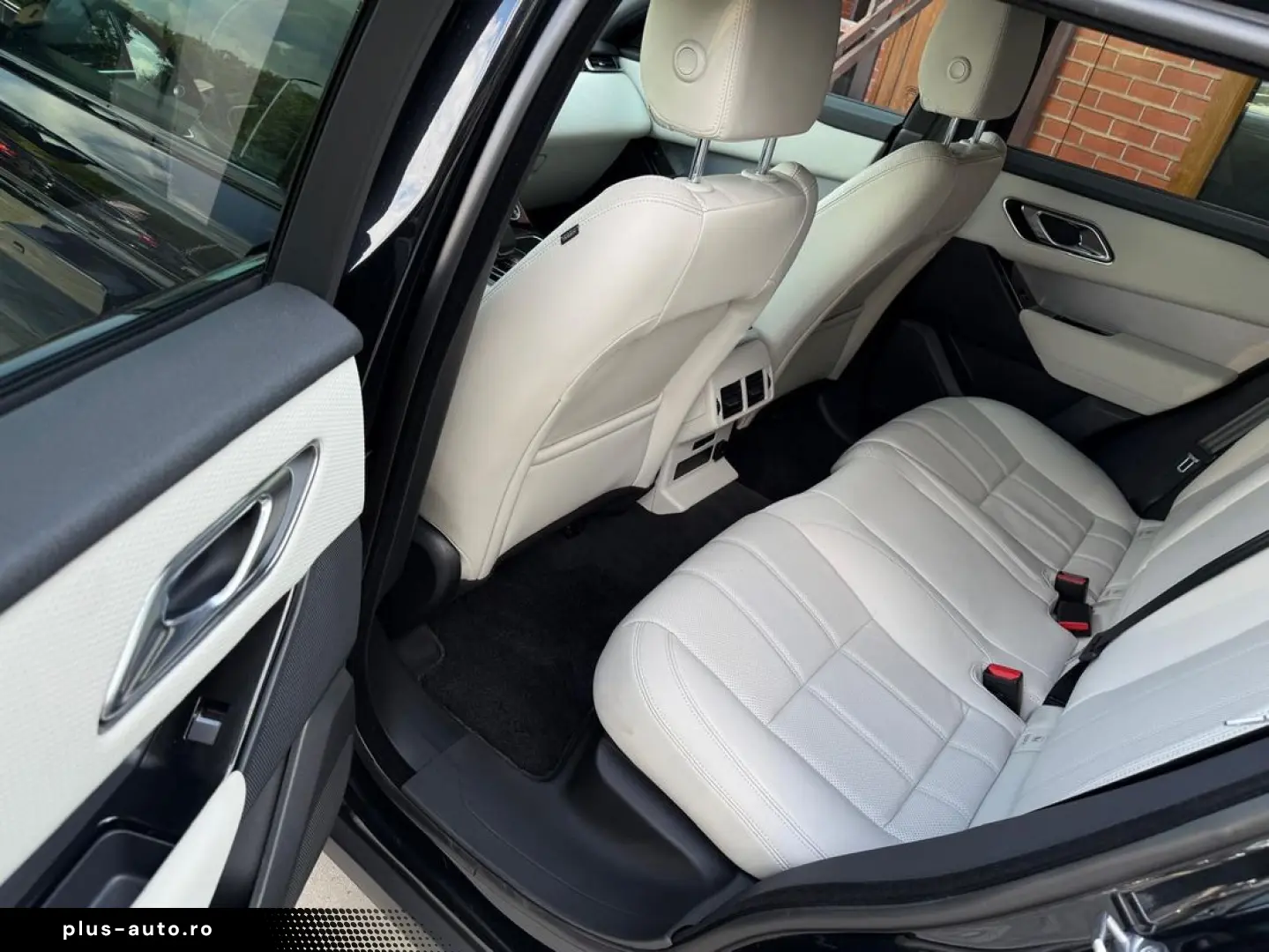 Land-Rover Range-Rover-Velar