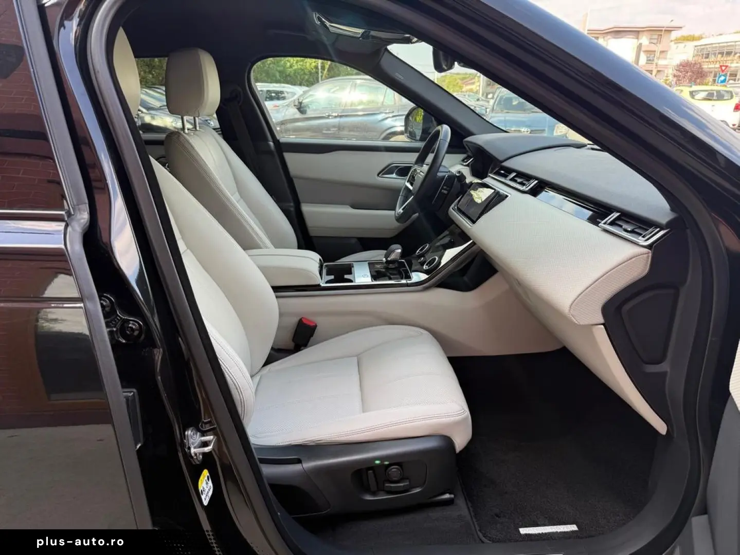 Land-Rover Range-Rover-Velar