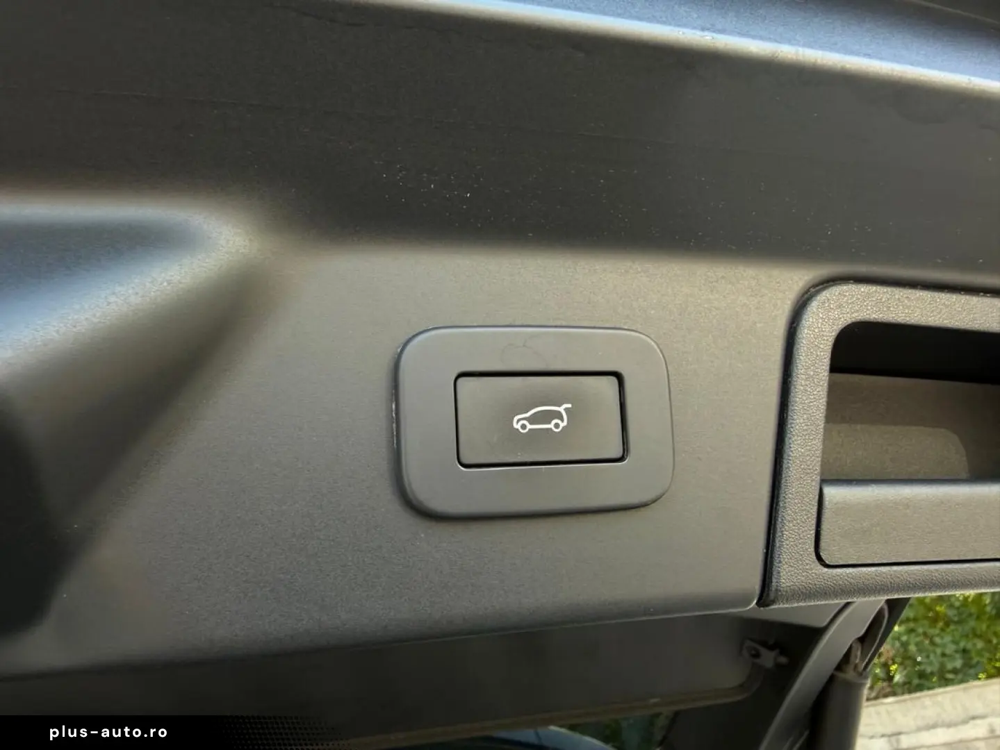 Land-Rover Range-Rover-Velar