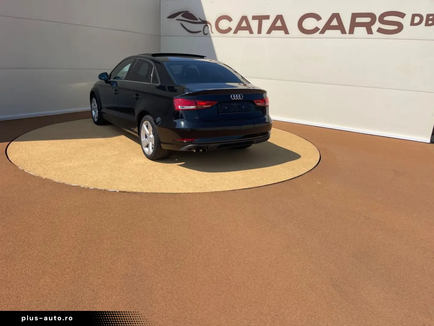 Audi A3  2.0TDI  150CP  BI-Xenon  Panoramic  Scaune încălzit