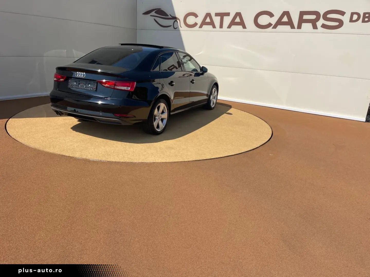 Audi A3  2.0TDI  150CP  BI-Xenon  Panoramic  Scaune încălzit