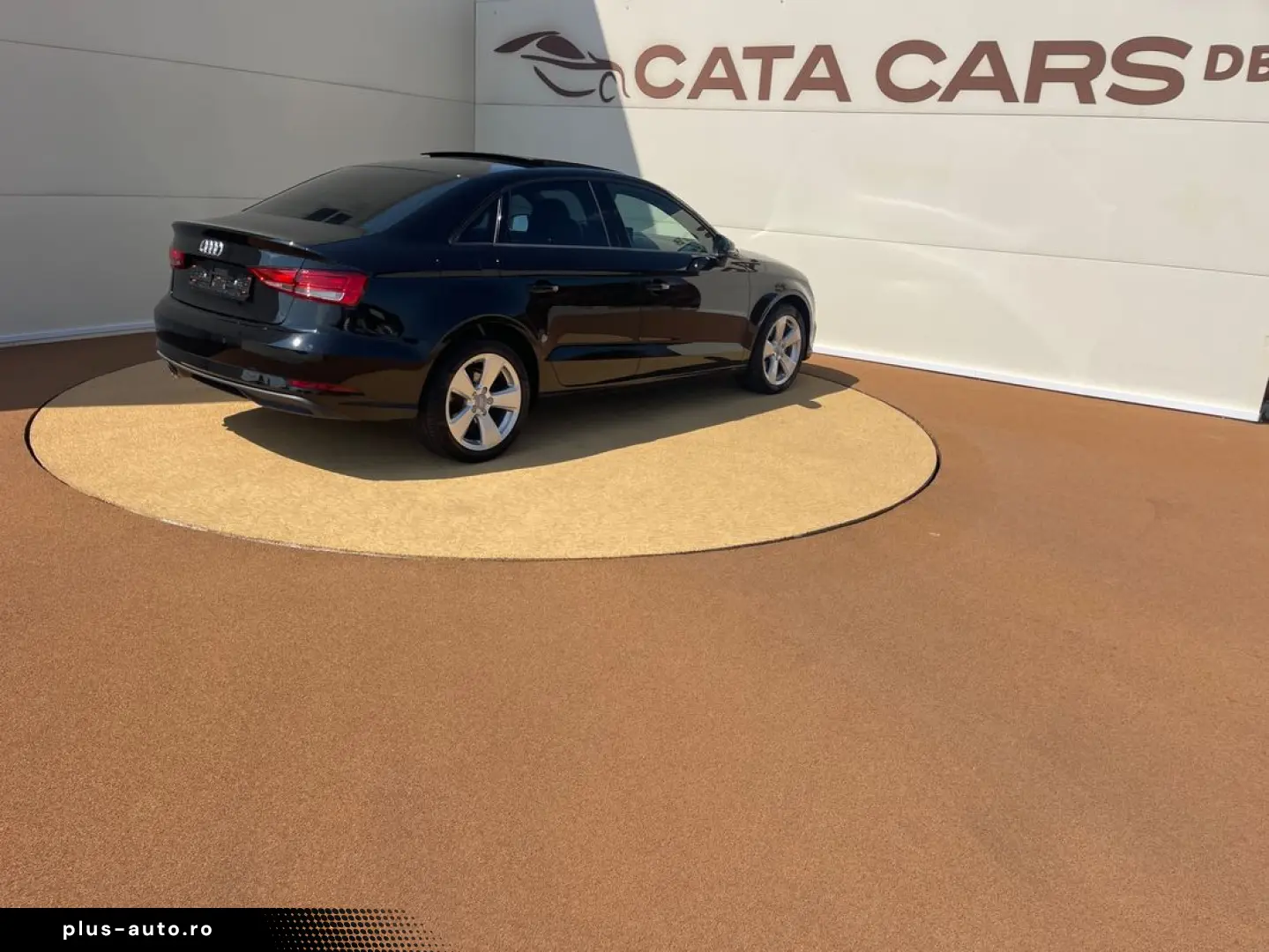 Audi A3  2.0TDI  150CP  BI-Xenon  Panoramic  Scaune încălzit