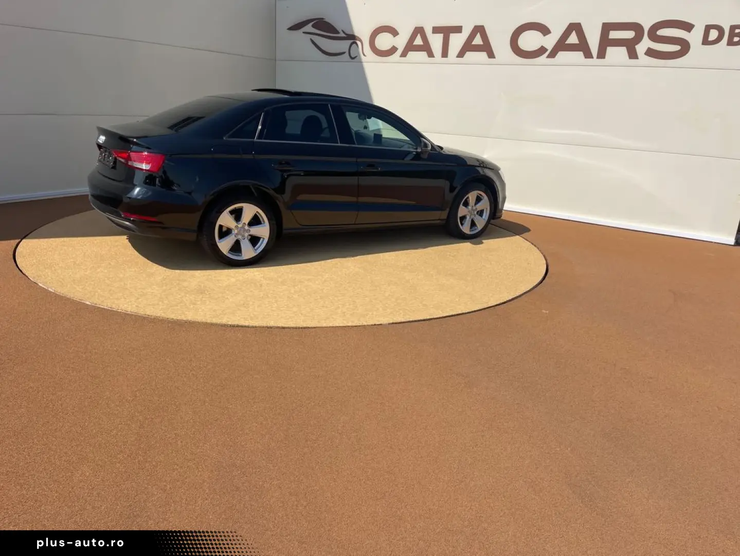 Audi A3  2.0TDI  150CP  BI-Xenon  Panoramic  Scaune încălzit